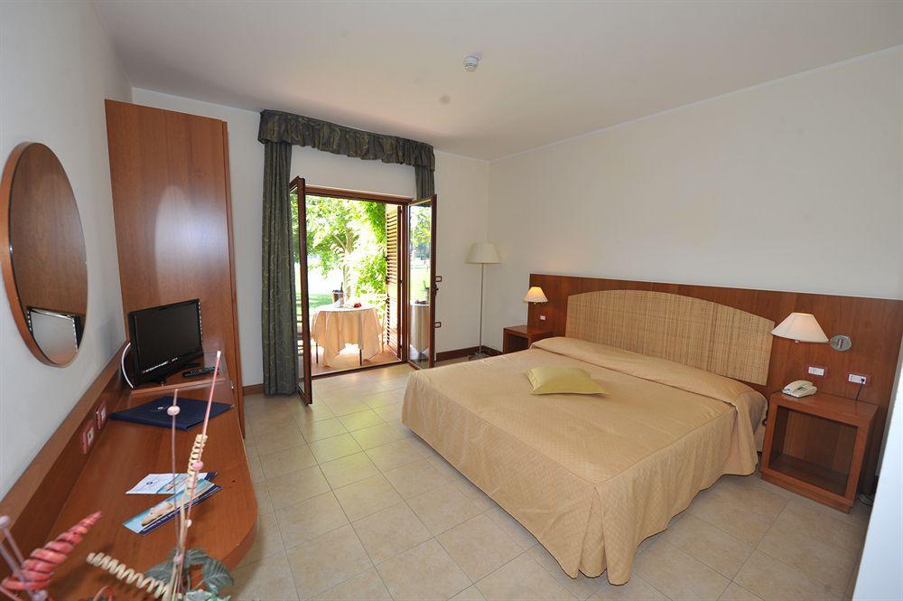 Hotel Club Portogreco Scanzano Jonico Kültér fotó