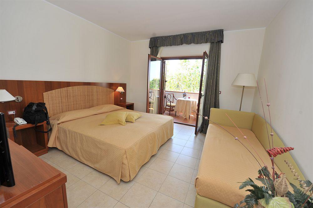 Hotel Club Portogreco Scanzano Jonico Kültér fotó